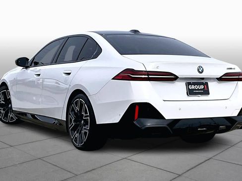 Used 2024 BMW i5 eDrive40i w/ M Sport Package image 11