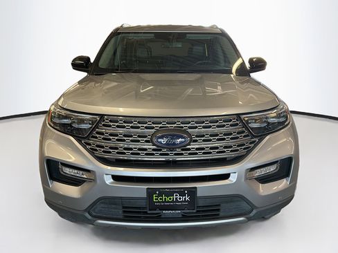 Used 2023 Ford Explorer Limited AWD/4WD image 2