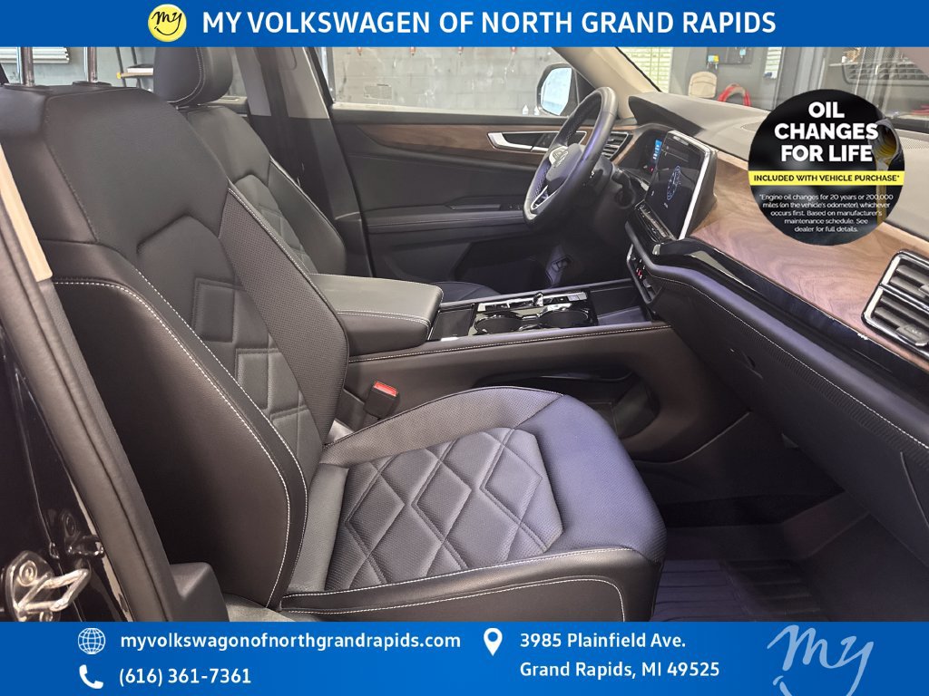 Used 2024 Volkswagen Atlas SE AWD/4WD image 24
