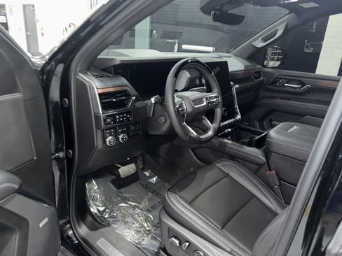 Used 2025 GMC Yukon Denali w/ Denali Reserve Package image 14