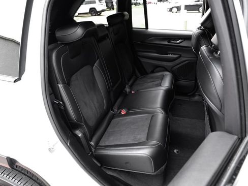 Used 2023 Jeep Grand Cherokee Altitude AWD/4WD image 45