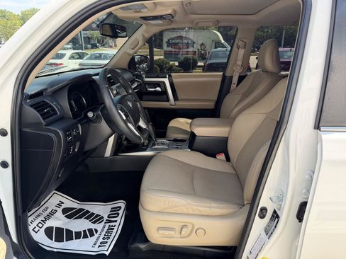Used 2016 Toyota 4Runner Limited AWD/4WD image 9