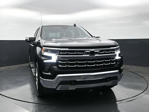 Used 2023 Chevrolet Silverado 1500 LTZ w/ LTZ Premium Package AWD/4WD image 5