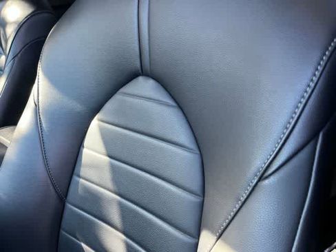 Used 2023 Toyota Highlander XLE image 7