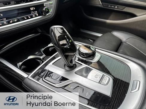 Used 2021 BMW 740i w/ Premium Package RWD image 25