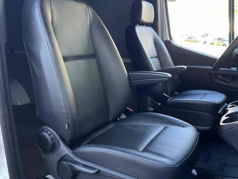 Used 2022 Mercedes-Benz Sprinter 1500 image 31