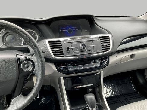 Used 2017 Honda Accord LX image 12