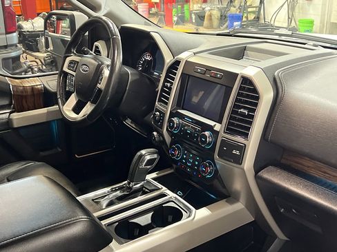 Used 2018 Ford F150 Lariat image 28