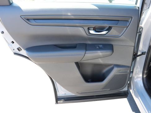 Used 2023 Honda CR-V LX image 12