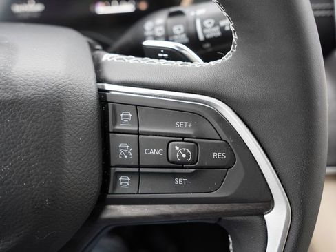 Certified 2024 Jeep Grand Cherokee L Limited w/ Luxury Tech Group II image 36