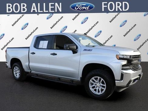Used 2019 Chevrolet Silverado 1500 LT w/ All-Star Edition AWD/4WD image 2