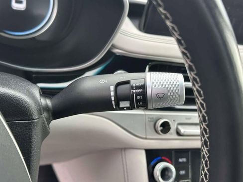 Used 2024 Genesis G70 2.5T image 24