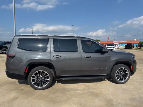 Used 2022 Jeep Wagoneer Series II w/ Premium Group I AWD/4WD image 8