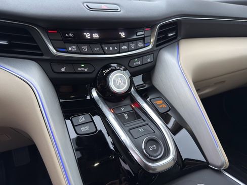 Certified 2025 Acura TLX w/ Technology Package image 29