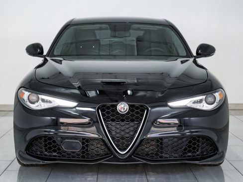 Used 2019 Alfa Romeo Giulia w/ Quick Order Package 22K Sport image 3