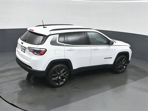 New 2026 Jeep Compass Latitude image 31