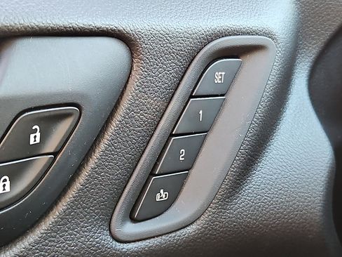 Used 2020 GMC Acadia Denali image 24