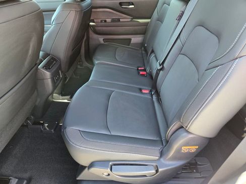 New 2026 Nissan Pathfinder SL FWD image 7