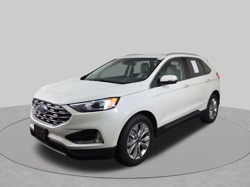 Used 2020 Ford Edge Titanium AWD/4WD image 2