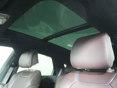 Used 2022 Genesis GV70 2.5T w/ Advanced Package image 12