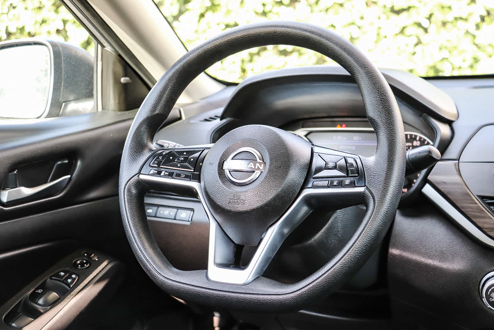 Used 2024 Nissan Altima 2.5 SV FWD image 16