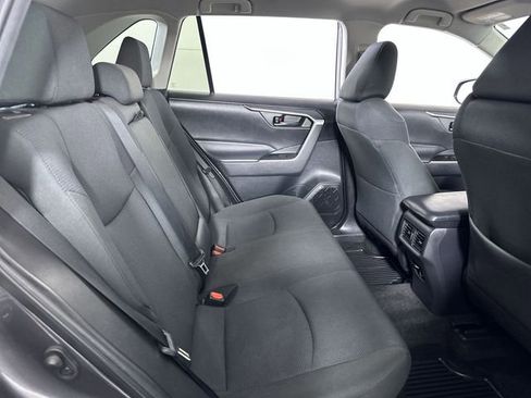 Used 2021 Toyota RAV4 LE AWD/4WD image 28