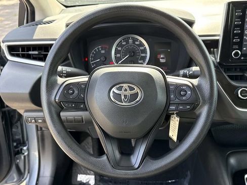 Used 2021 Toyota Corolla LE w/ Carpet Mat Package (TMS) FWD image 18
