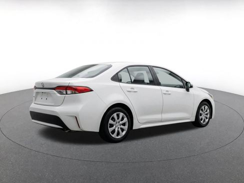 Used 2025 Toyota Corolla LE FWD image 9