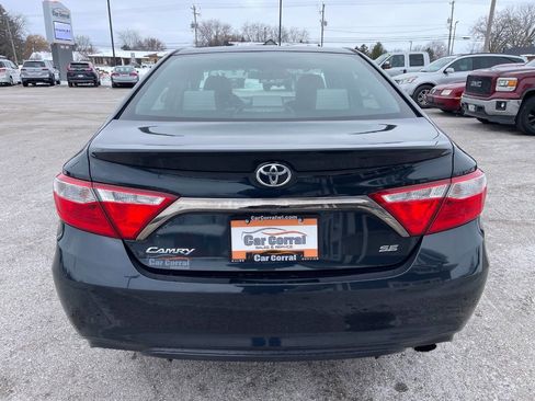 Used 2015 Toyota Camry SE image 4