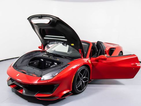 Certified 2019 Ferrari 488 Pista Spider RWD image 34