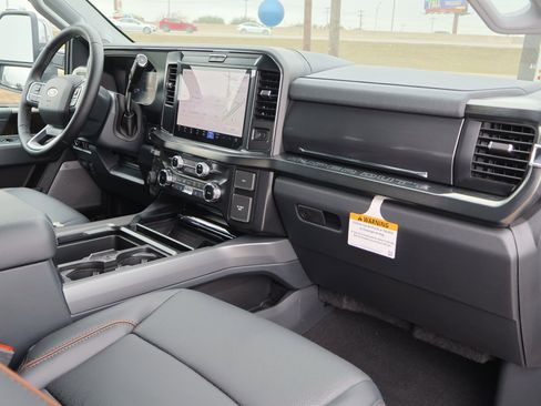 New 2026 Ford F450 Lariat w/ Chrome Package image 38