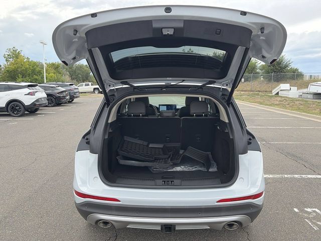 Used 2025 Lincoln Corsair Reserve w/ Towing Package AWD/4WD image 34