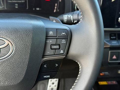 Used 2025 Toyota Camry SE image 19