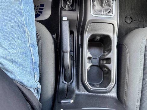 Used 2019 Jeep Wrangler Unlimited Sahara w/ Advanced Safety Group image 30