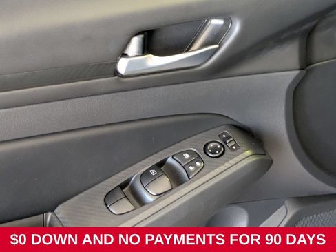Used 2025 Nissan Altima 2.5 SV FWD image 13