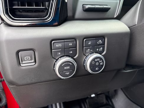Certified 2022 GMC Sierra 1500 AT4 w/ AT4 Premium Package AWD/4WD image 22