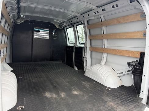 Used 2024 Chevrolet Express 2500 Work Van w/ Driver Convenience Package image 30