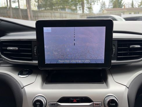 Used 2022 Ford Explorer XLT AWD/4WD image 27