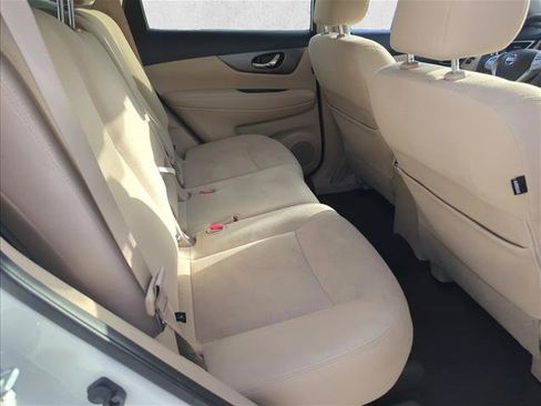 Used 2016 Nissan Rogue SV FWD image 26
