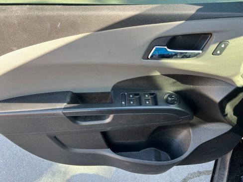Used 2017 Chevrolet Sonic LT FWD image 11