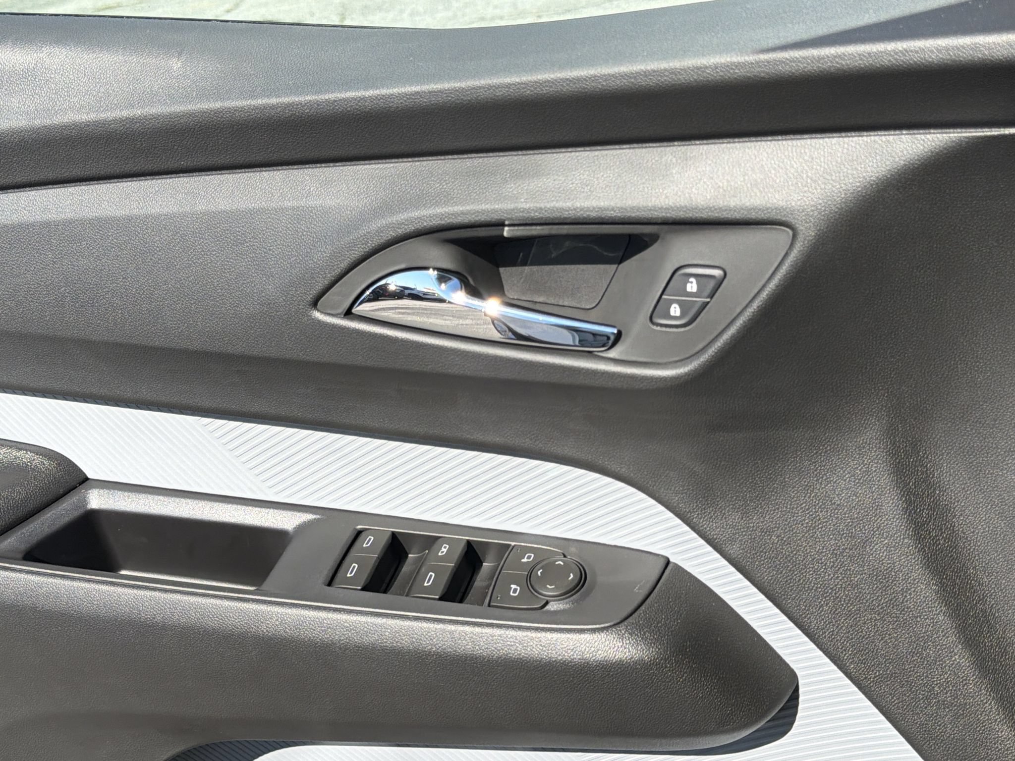 New 2027 Chevrolet Bolt LT FWD image 21