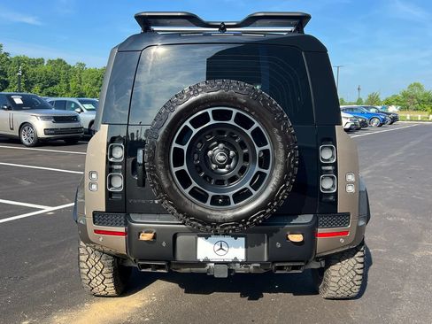 Used 2025 Land Rover Defender 110 AWD/4WD image 6