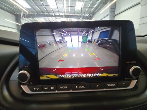 Used 2024 Nissan Rogue S AWD/4WD image 16