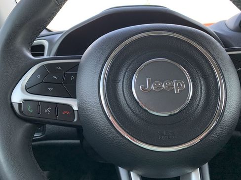 Used 2019 Jeep Renegade Latitude w/ Trailer Tow Group image 17