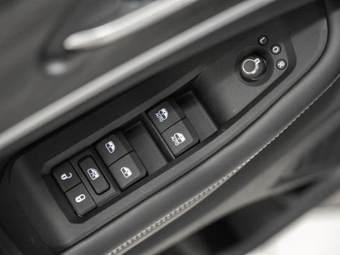 New 2025 Jeep Grand Cherokee L Limited w/ Luxury Tech Group II image 40