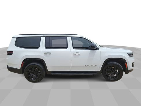 Used 2023 Jeep Wagoneer Series II RWD image 9