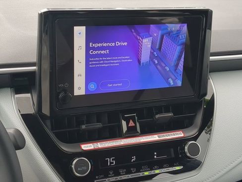 Used 2025 Toyota Corolla SE image 19