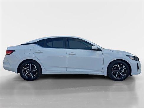 Used 2024 Nissan Sentra SV image 7