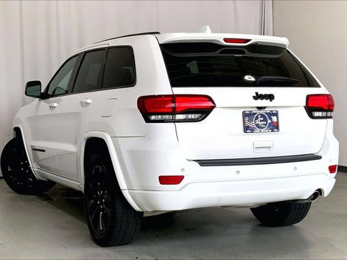 Used 2019 Jeep Grand Cherokee Altitude RWD image 10