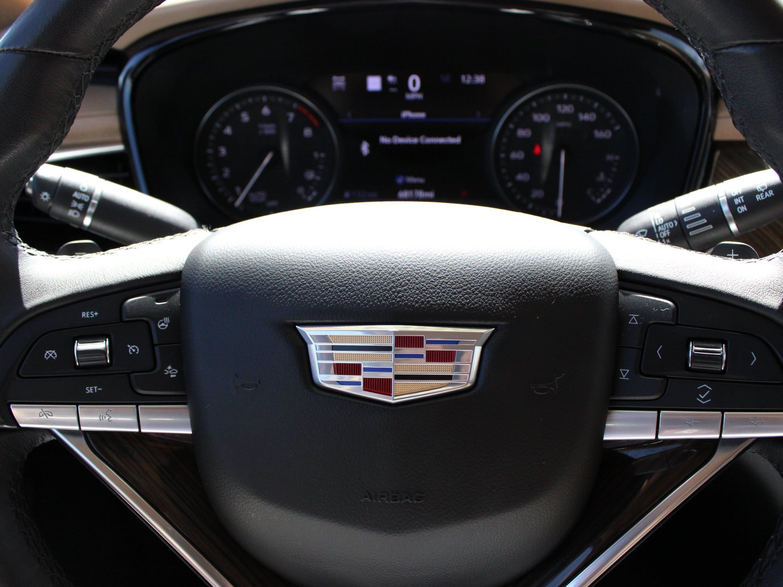 Used 2020 Cadillac XT6 Premium Luxury w/ Platinum Package AWD/4WD image 17